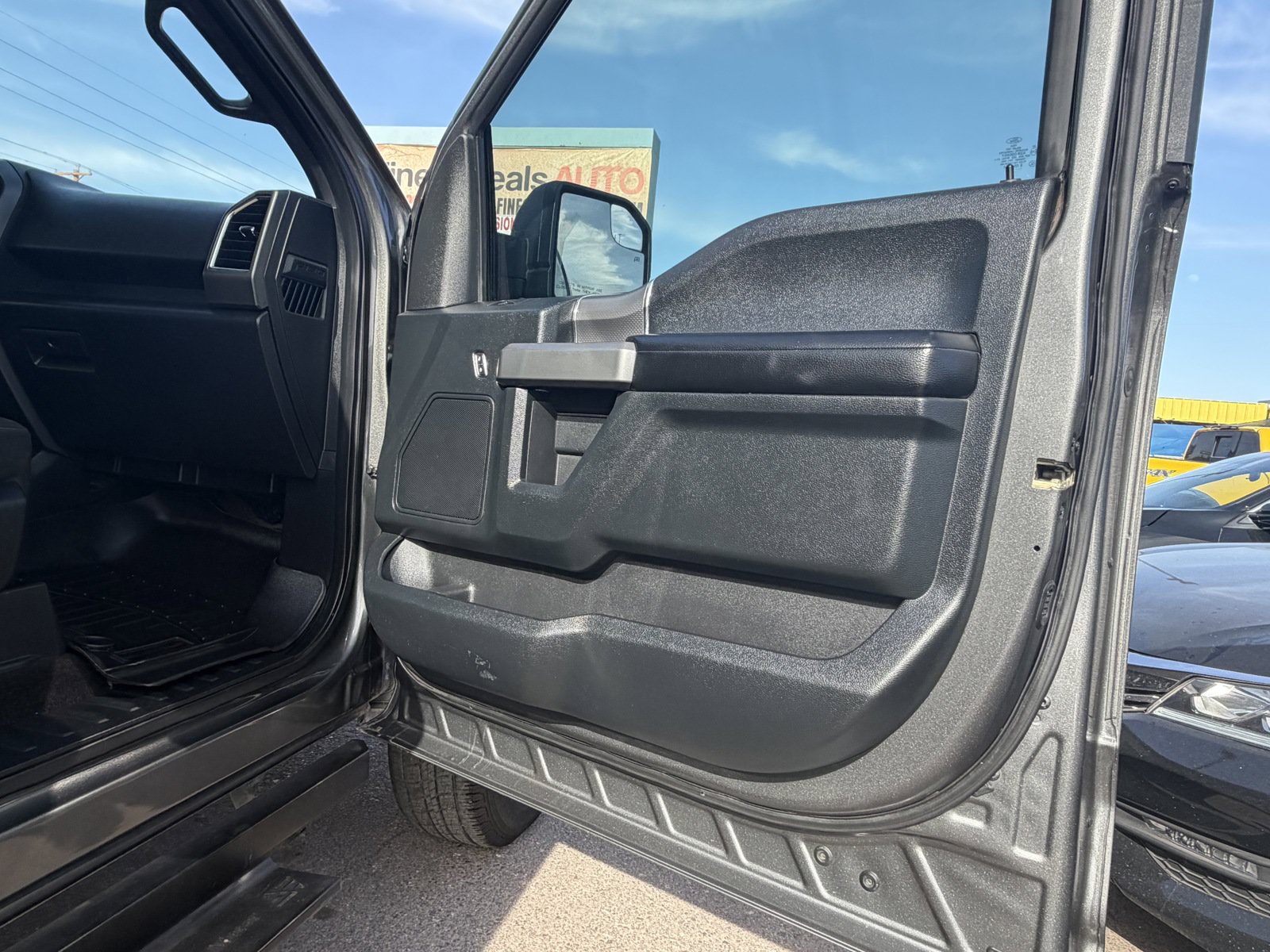 Used 2016 Ford F150 XLT w/ Equipment Group 302A Luxury RWD image 12