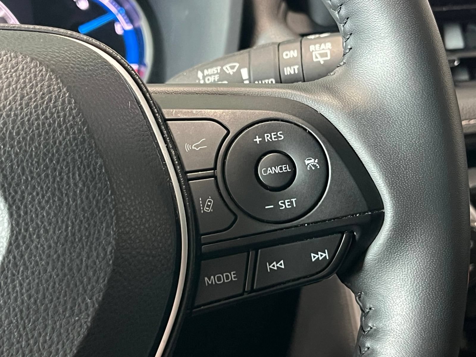 Used 2025 Toyota RAV4 XLE Premium w/ Weather Package AWD/4WD image 27