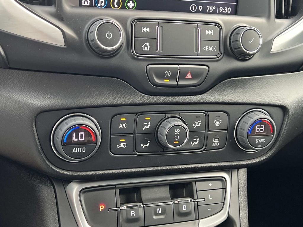 Used 2022 GMC Terrain SLT w/ Tech Package FWD image 17