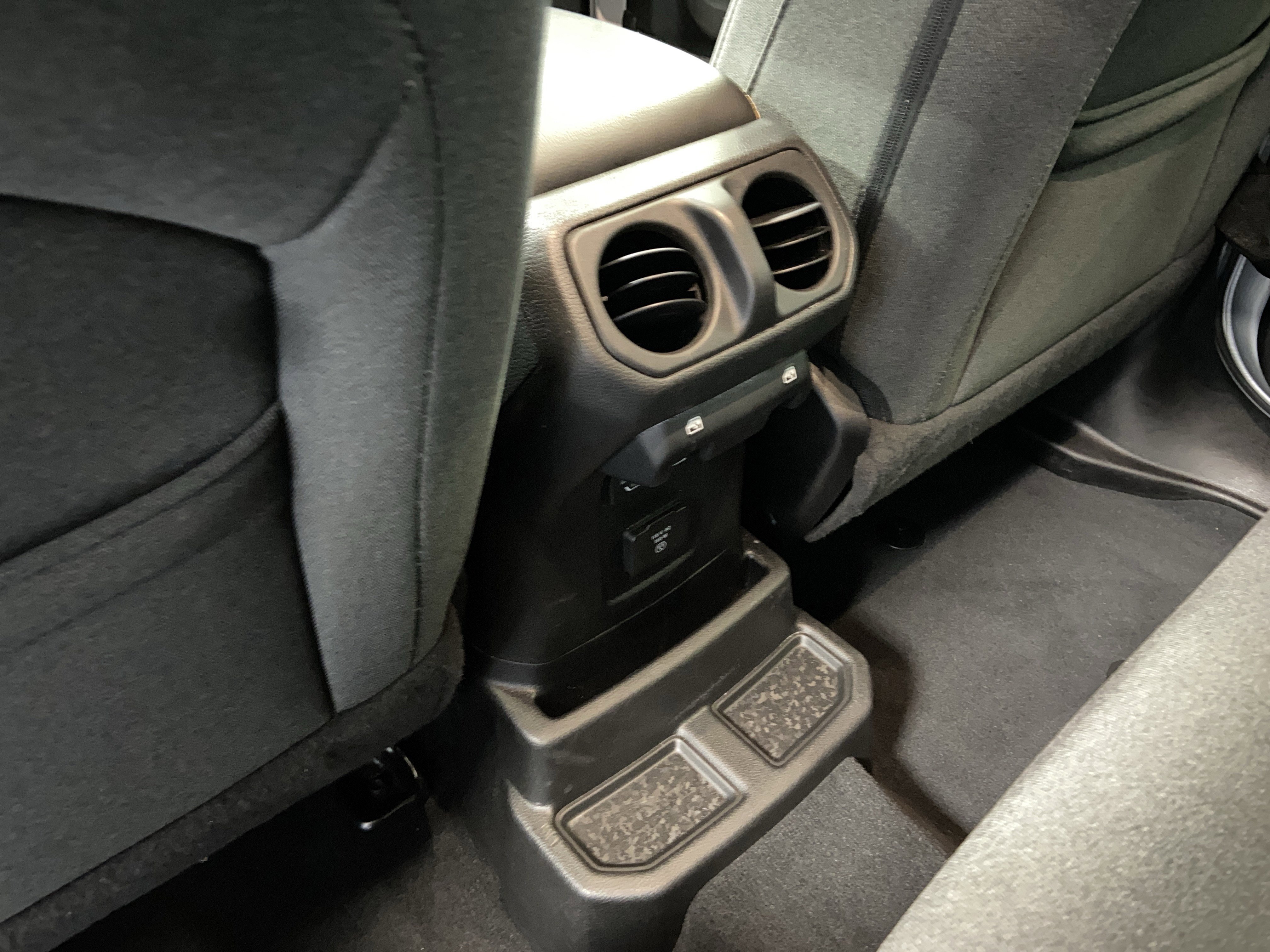 Used 2024 Jeep Wrangler Sahara image 29