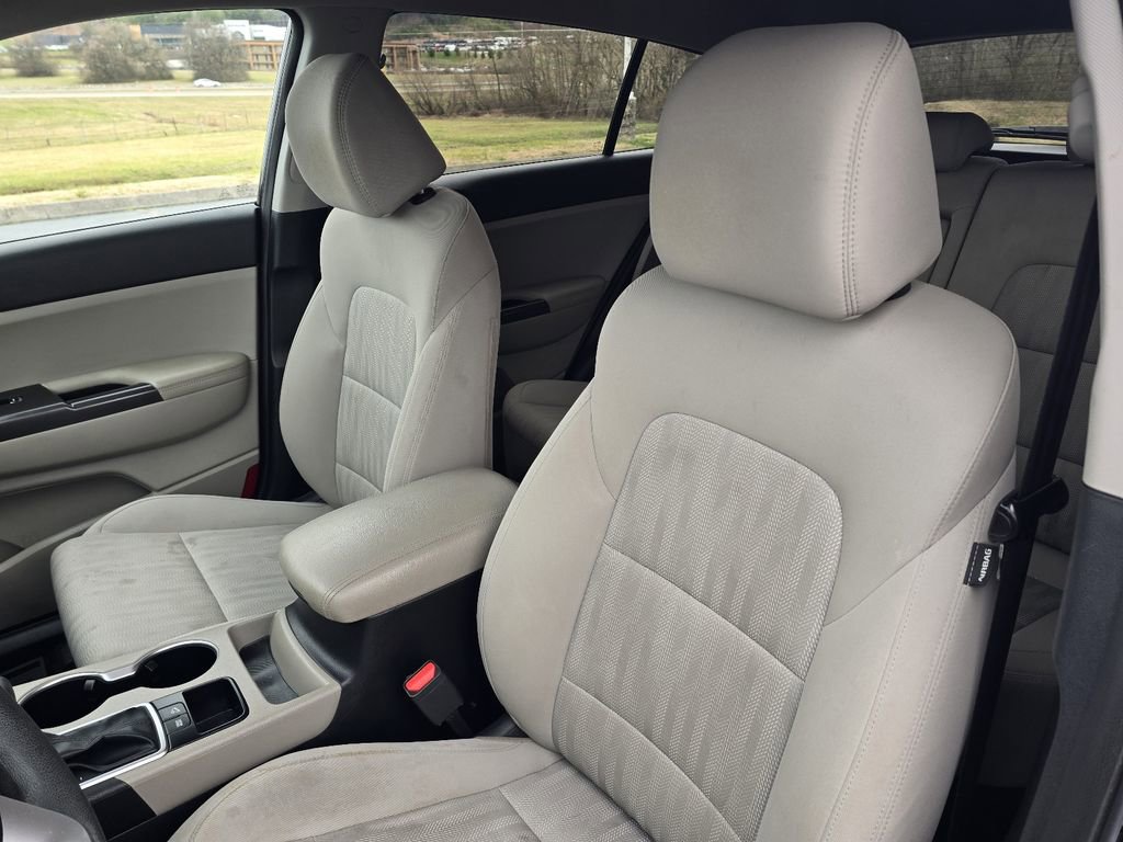 Used 2020 Kia Sportage LX image 12