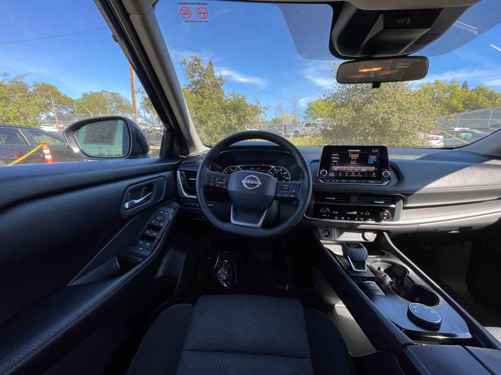 Used 2025 Nissan Rogue SV image 36