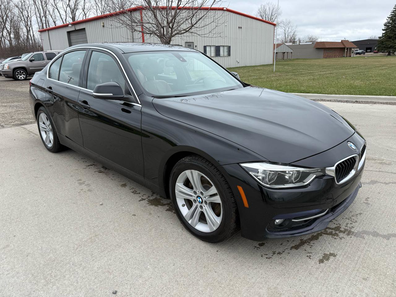 Used 2018 BMW 330i xDrive Sedan w/ Convenience Package image 3
