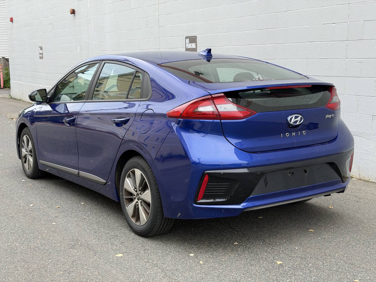 Used 2019 Hyundai Ioniq Plug-In Hybrid FWD image 4