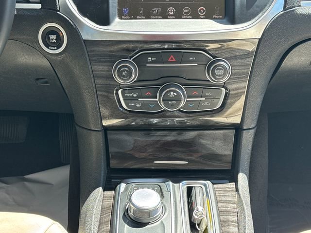 Used 2016 Chrysler 300 Limited w/ Driver Convenience Group image 23