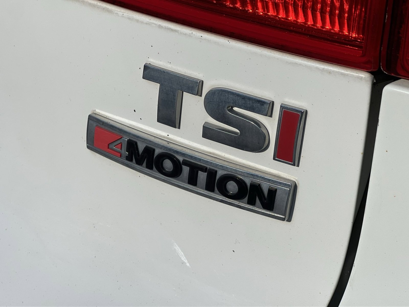 Used 2017 Volkswagen Tiguan S image 25