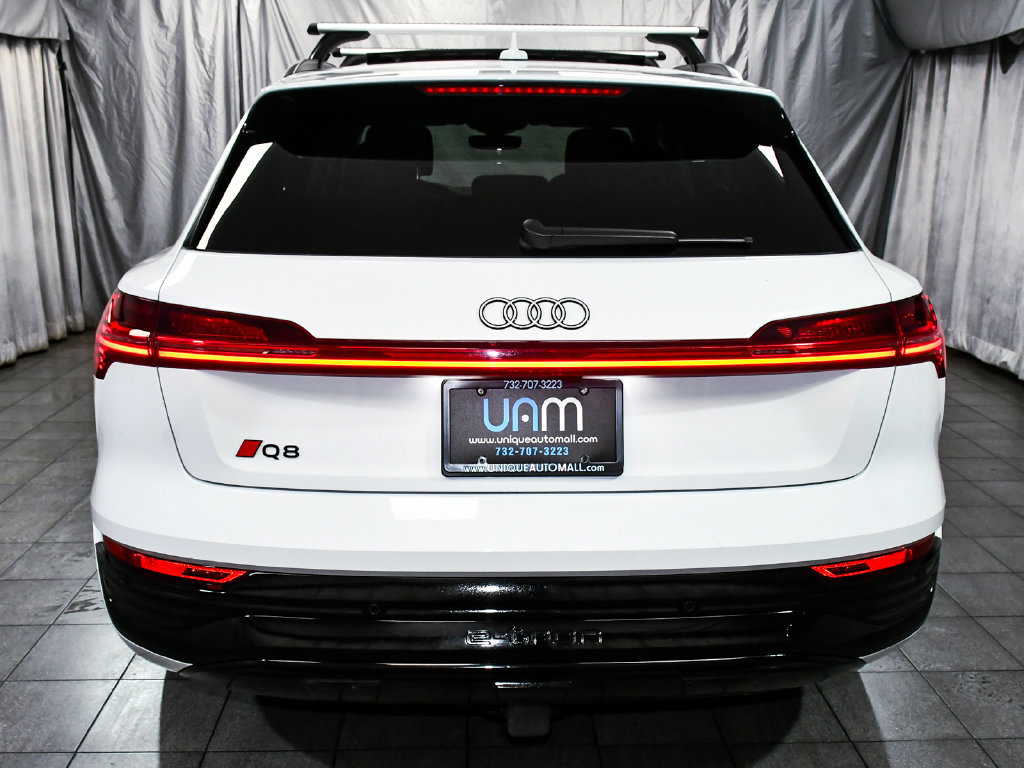 Used 2024 Audi Q8 e-tron Premium AWD/4WD image 5
