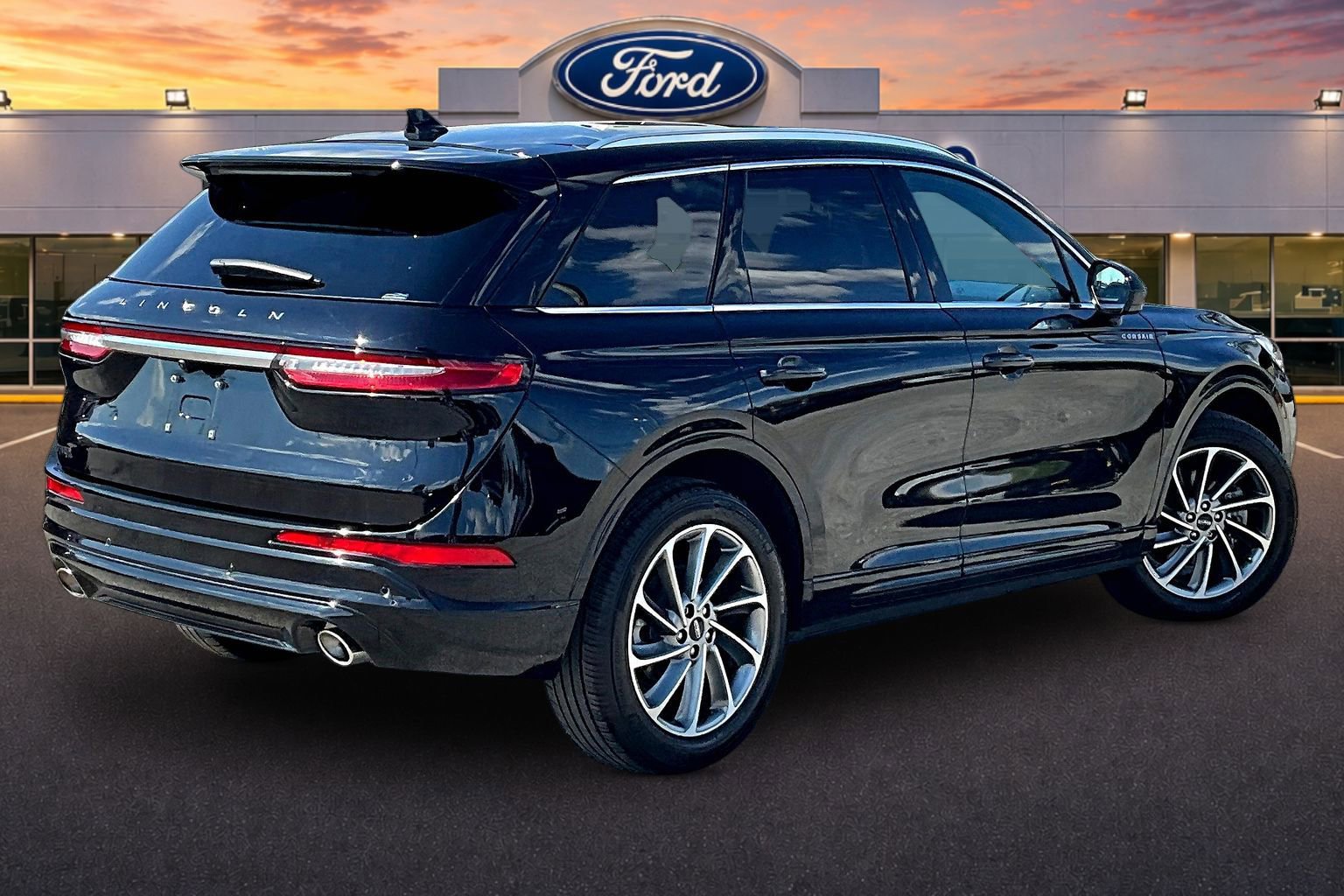 Used 2024 Lincoln Corsair Grand Touring AWD/4WD image 13