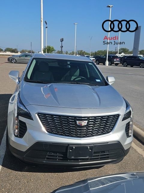 Used 2022 Cadillac XT4 Luxury image 2