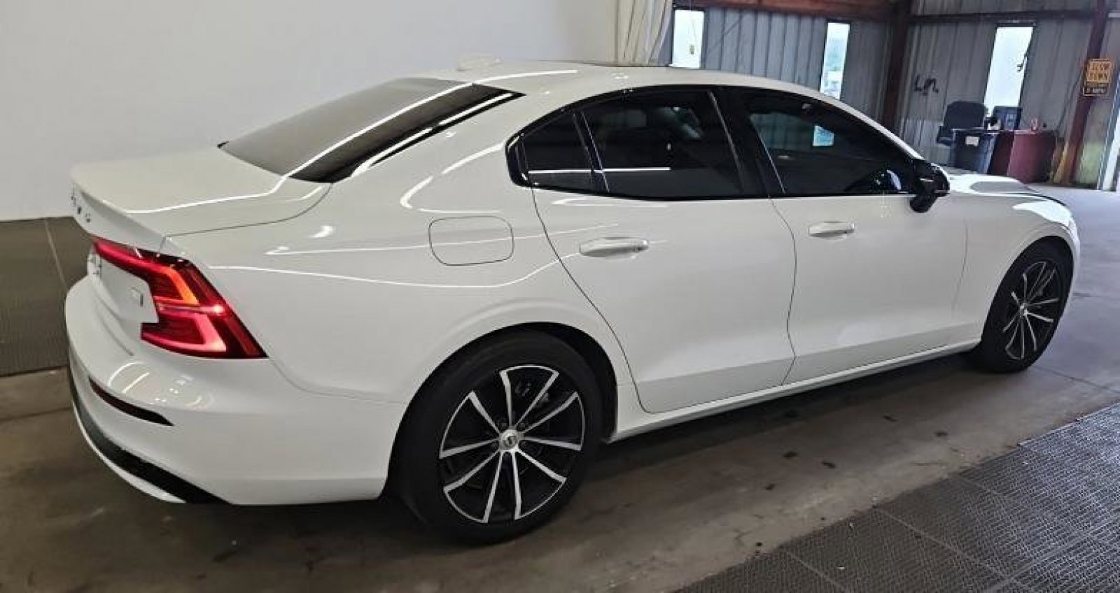 Used 2023 Volvo S60 T8 Core AWD/4WD image 3