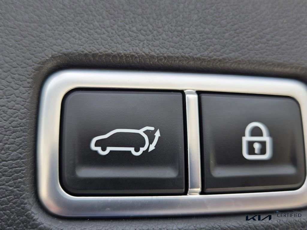 Certified 2023 Kia Sorento SX Prestige AWD/4WD image 17