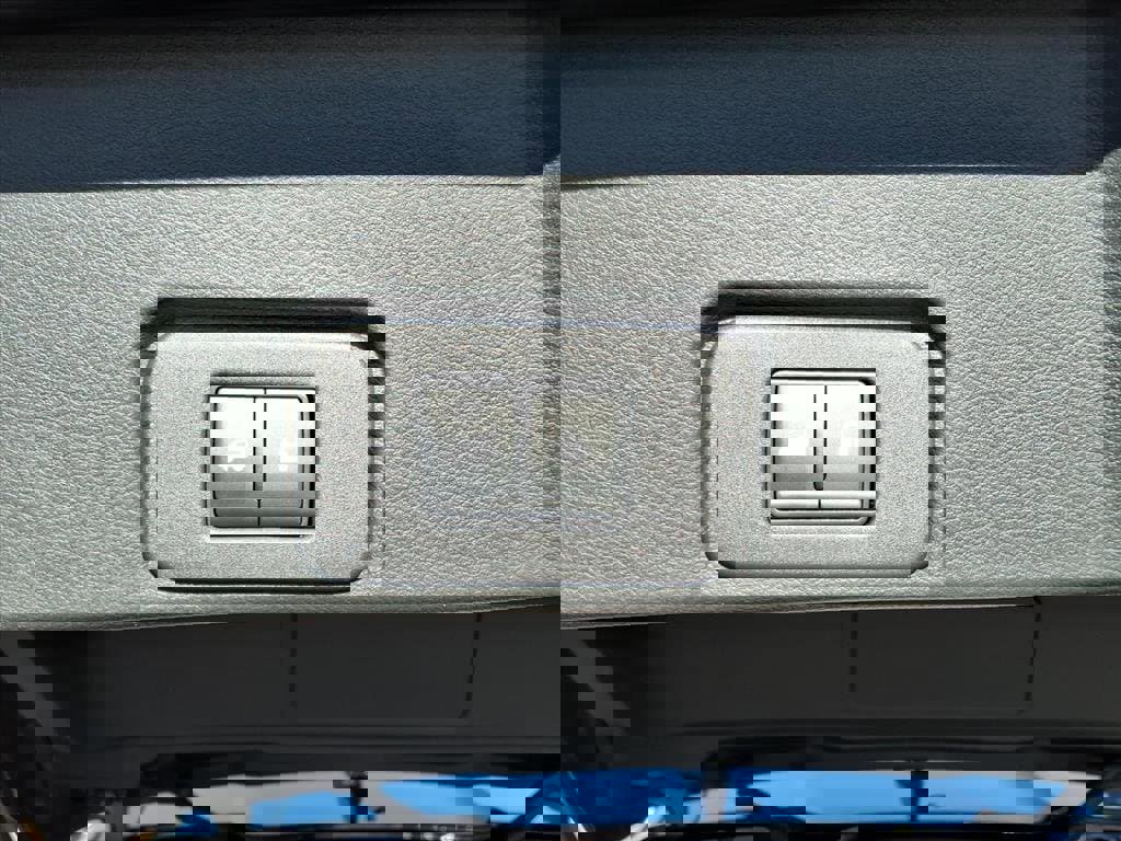 Used 2023 Nissan Rogue SV w/ SV Premium B Package image 26