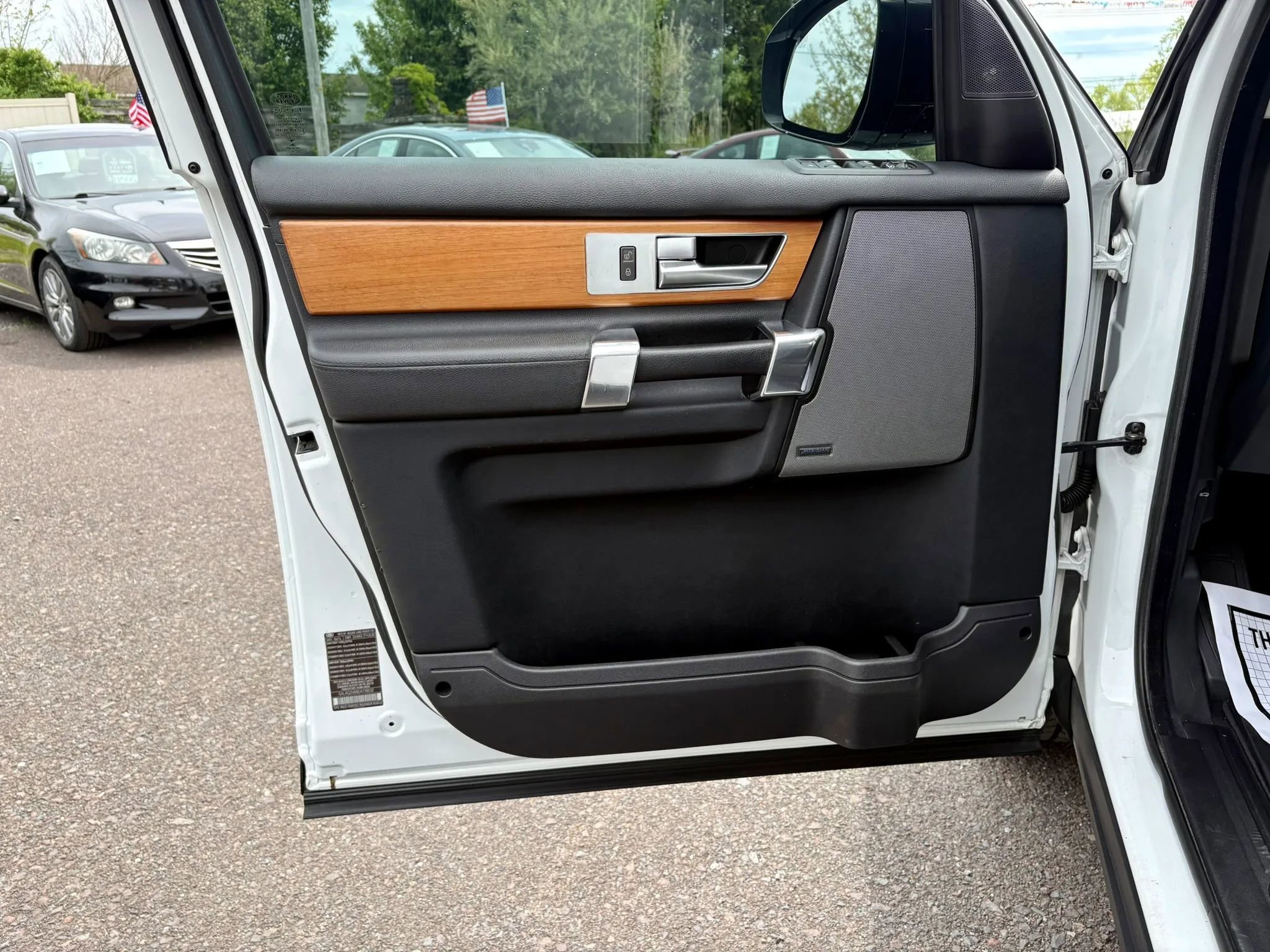 Used 2014 Land Rover LR4 HSE AWD/4WD image 11