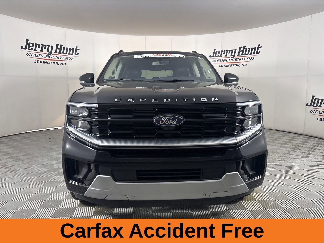 Used 2025 Ford Expedition Platinum image 3