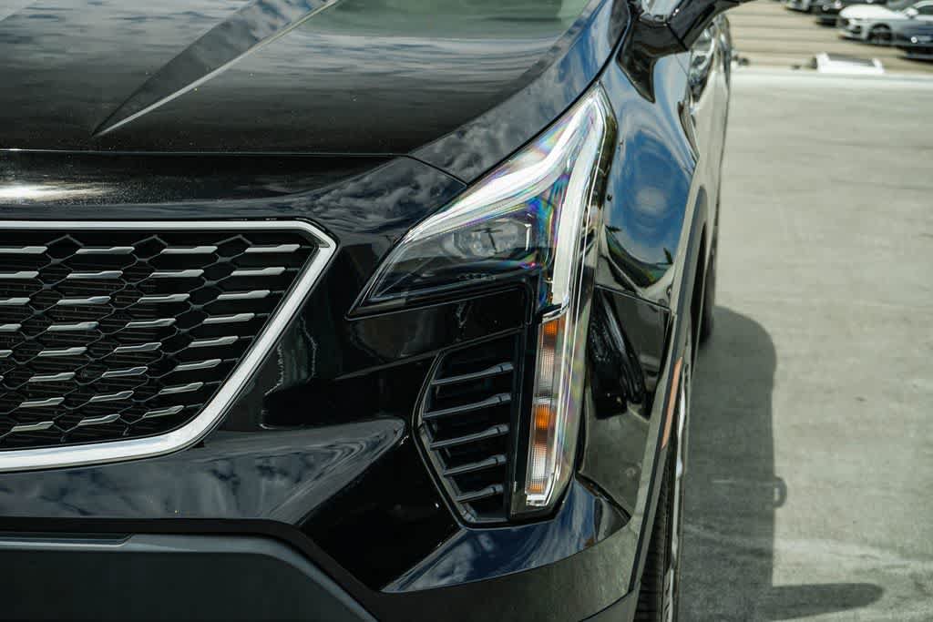 Used 2023 Cadillac XT4 Luxury w/ Cold Weather Package FWD image 7