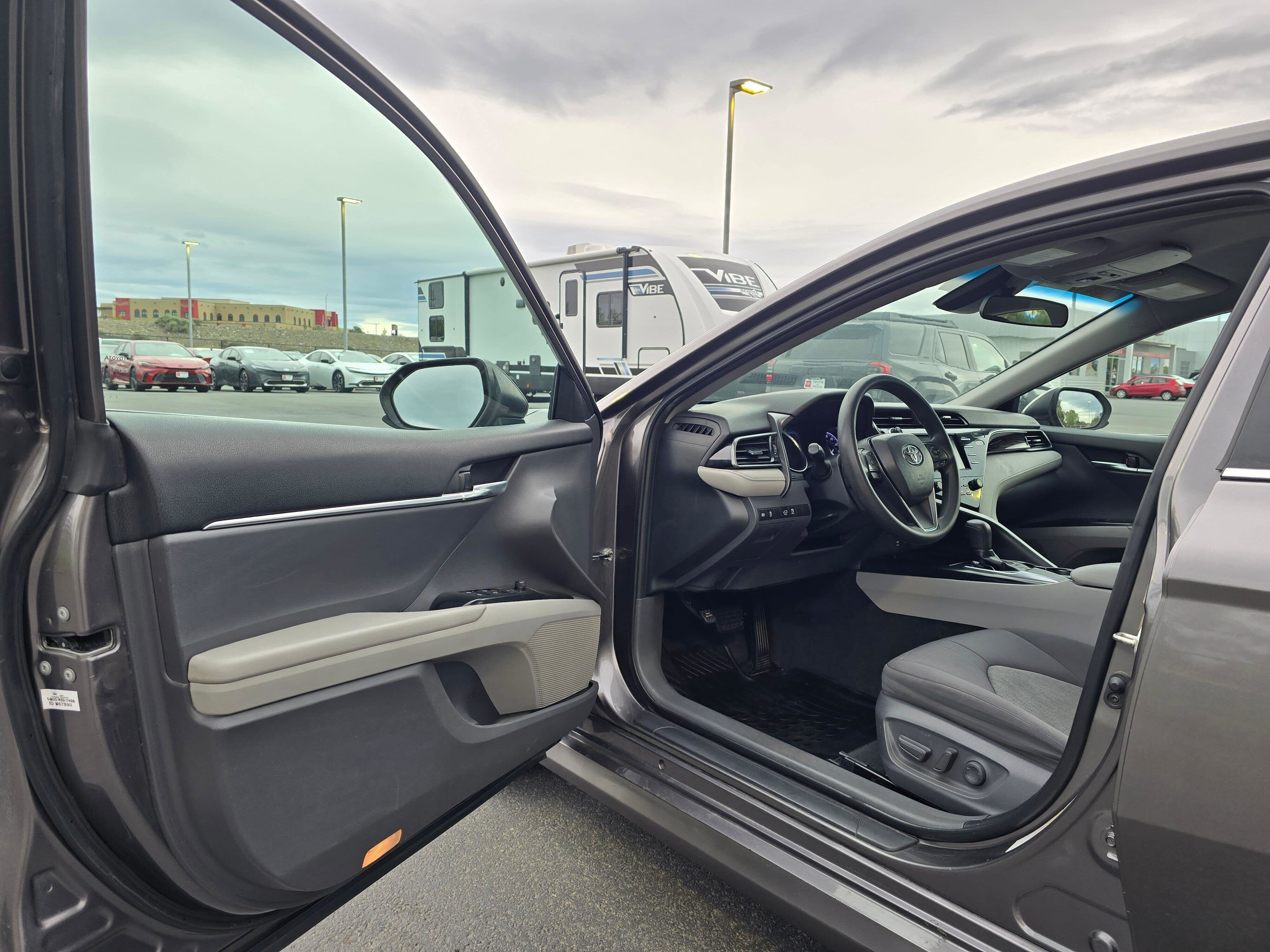 Used 2019 Toyota Camry LE FWD image 18