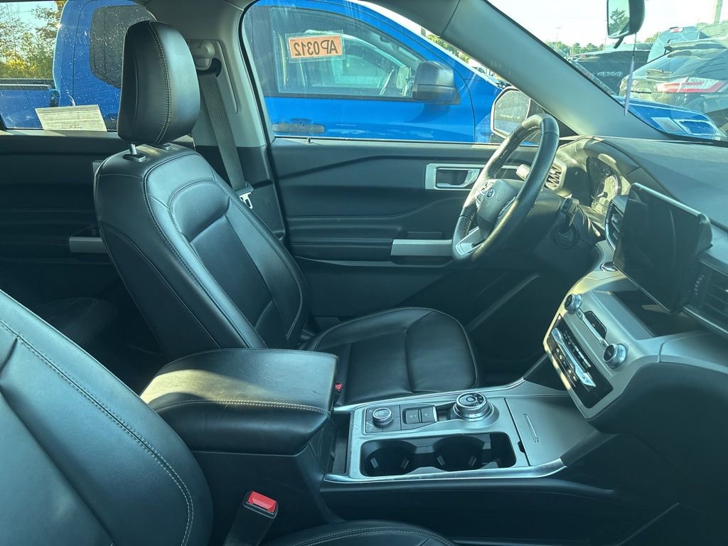 Used 2023 Ford Explorer XLT w/ Equipment Group 202A image 2