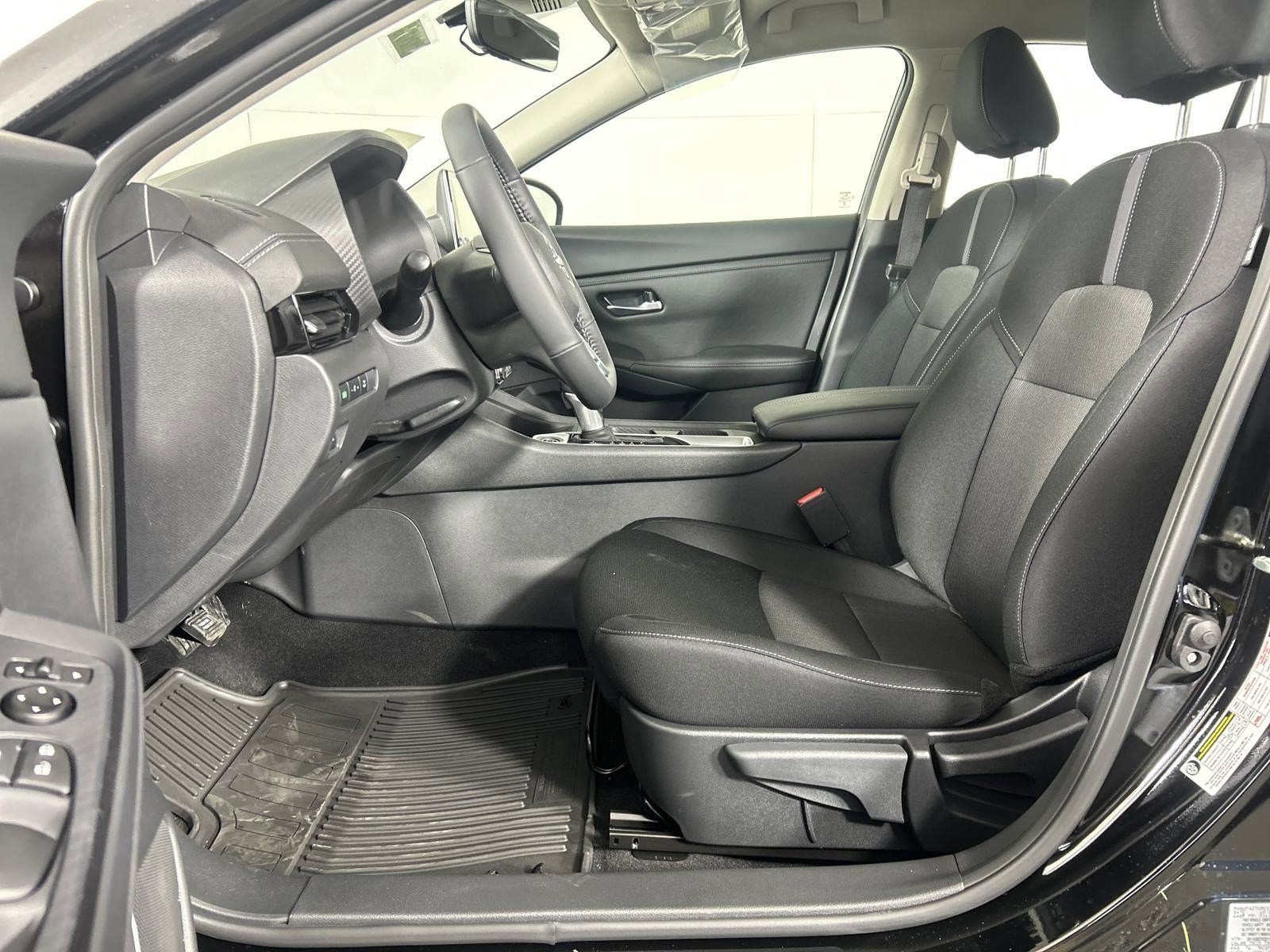 New 2025 Nissan Sentra SV w/ All-Weather Package FWD image 9
