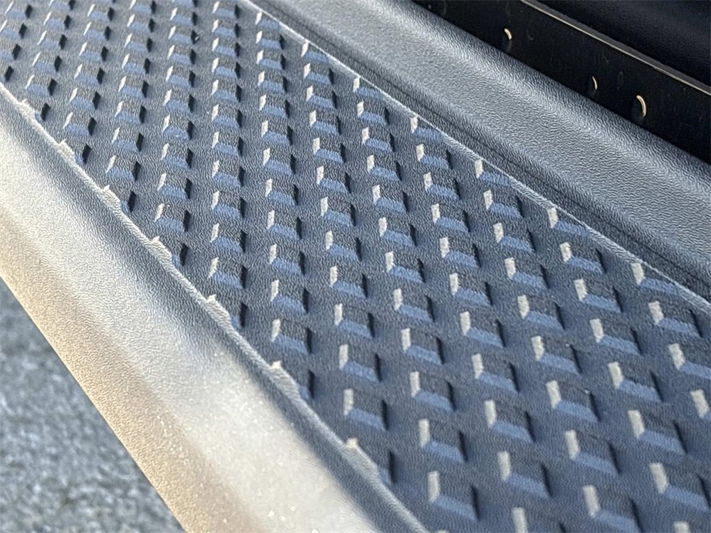 Used 2023 Jeep Gladiator Overland image 18