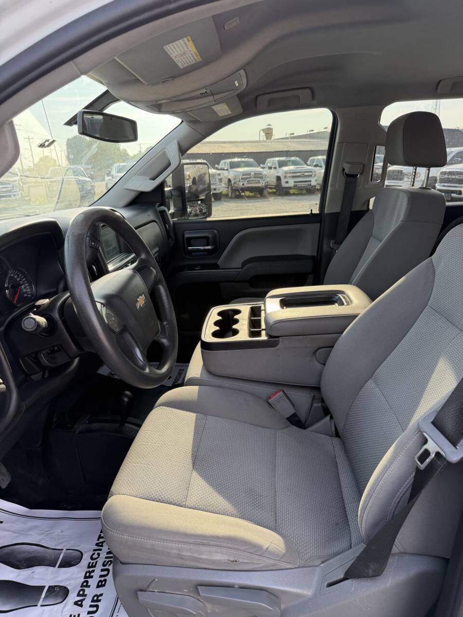 Used 2018 Chevrolet Silverado 2500 W/T w/ WT Convenience Package AWD/4WD image 9