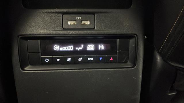 Used 2024 MAZDA CX-90 3.3 Turbo w/ Select Package AWD/4WD image 33
