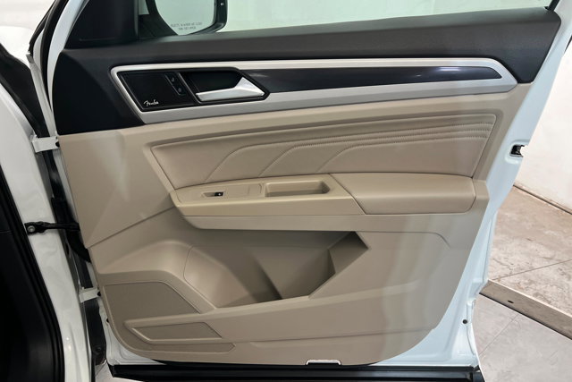 Used 2021 Volkswagen Atlas SEL Premium AWD/4WD image 24