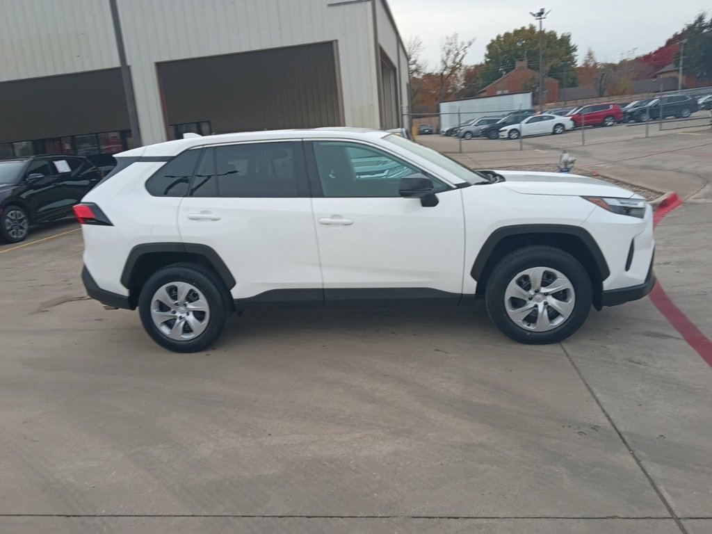 Used 2025 Toyota RAV4 LE image 7