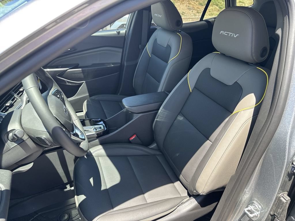 New 2026 Chevrolet Trax ACTIV w/ Driver Confidence Package FWD image 19