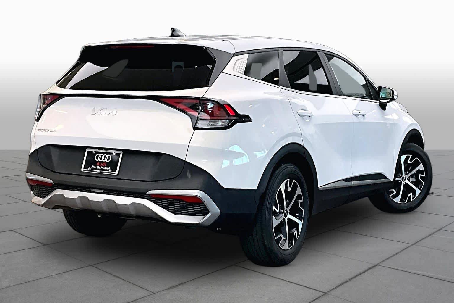Used 2023 Kia Sportage EX FWD image 12