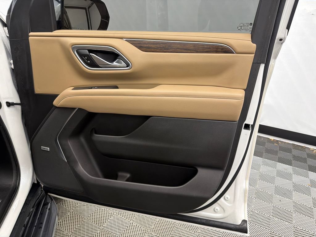 Used 2021 Chevrolet Tahoe Premier w/ Premium Package image 15