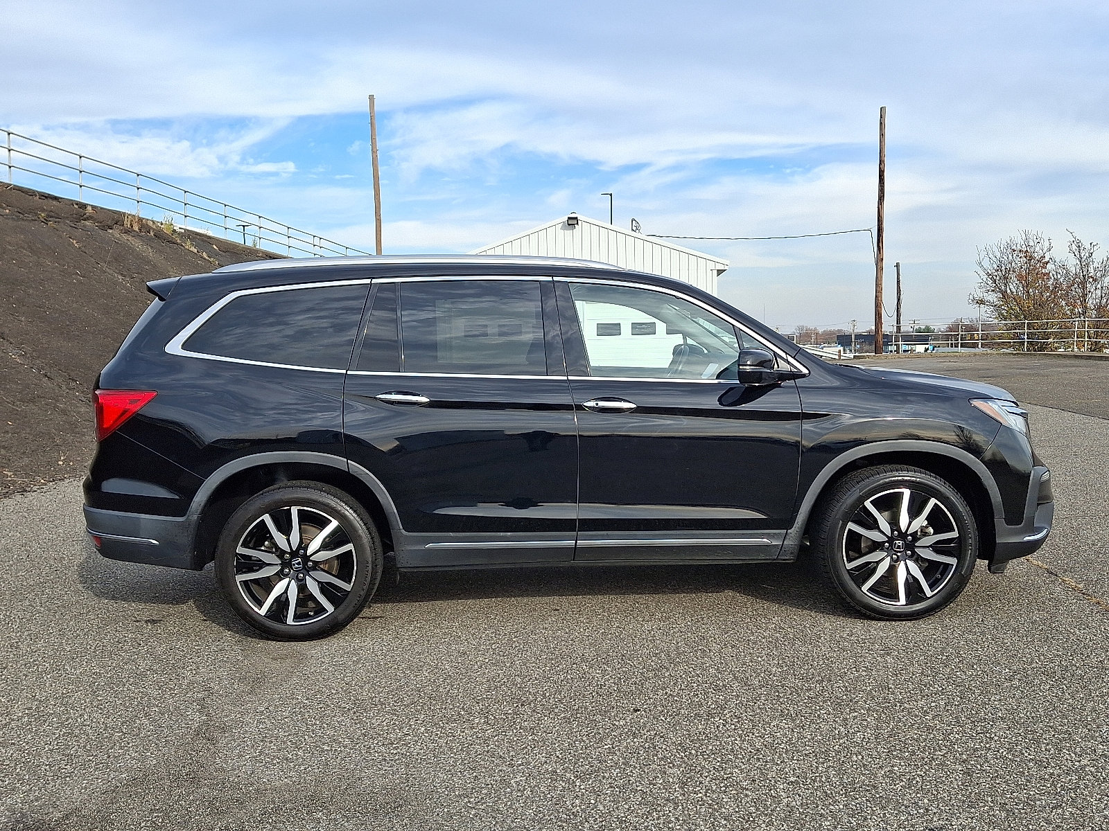 Used 2021 Honda Pilot Touring image 7