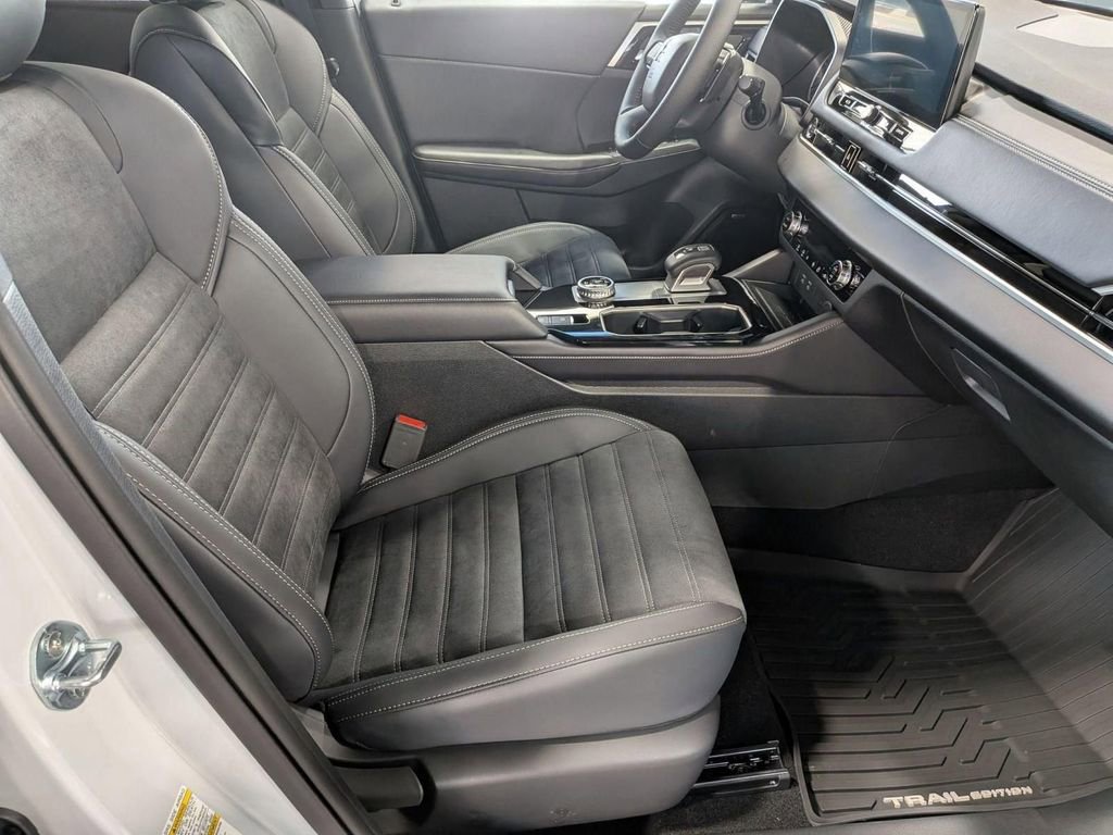 Used 2025 Mitsubishi Outlander Trail Edition image 30