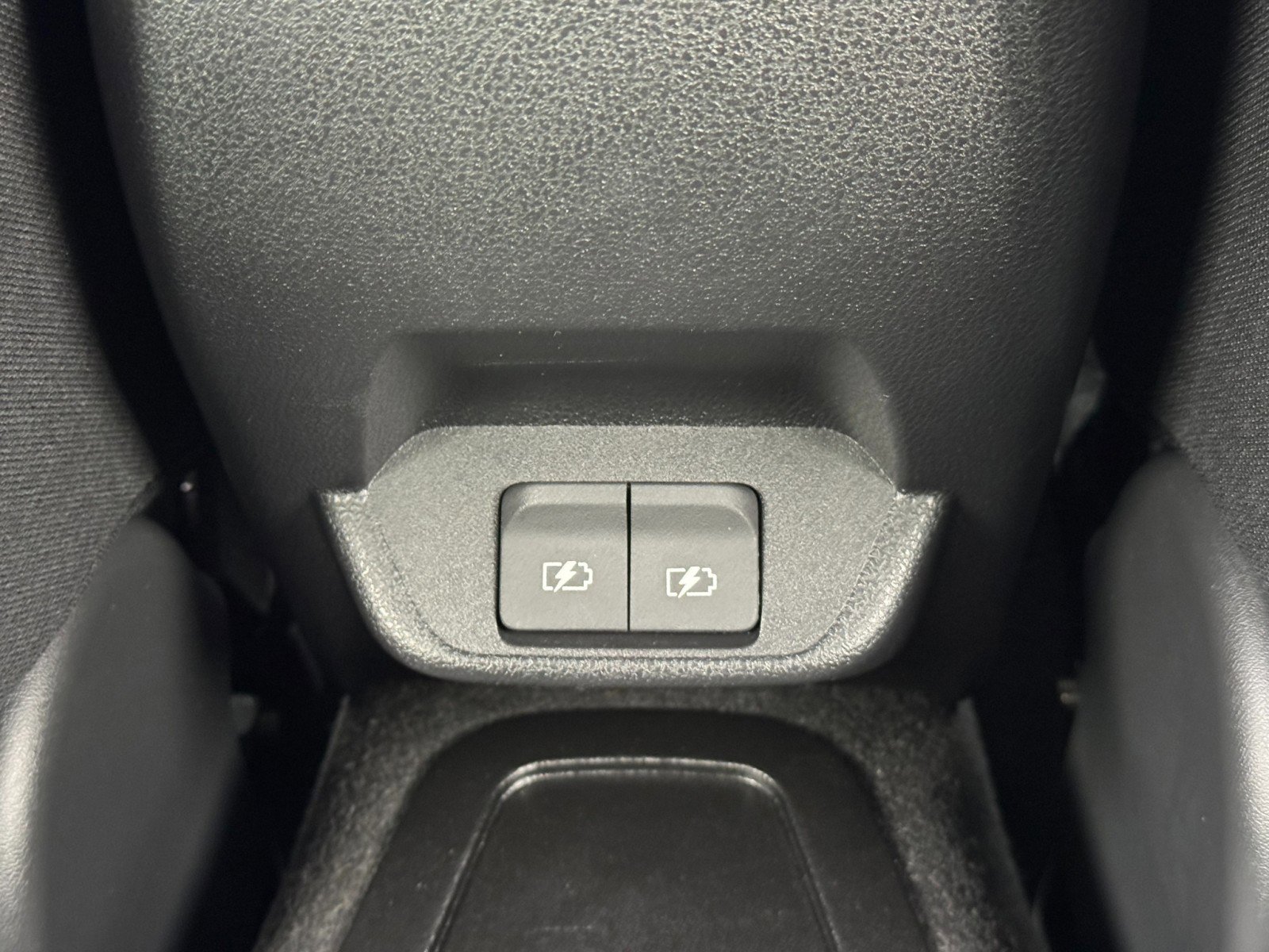 Used 2025 Nissan Leaf S image 26