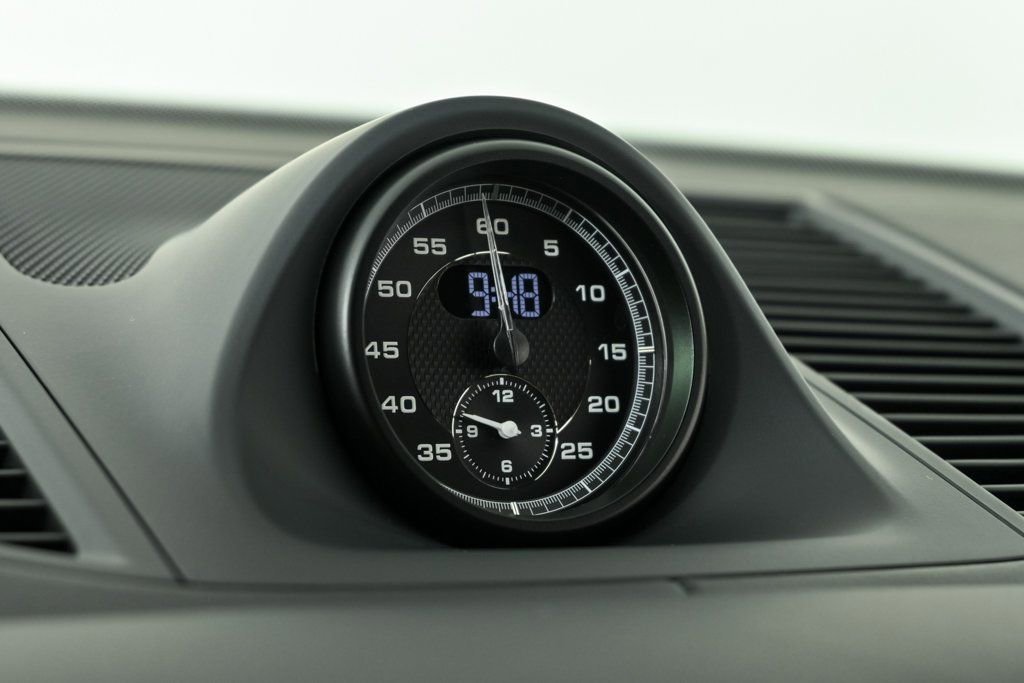 Certified 2025 Porsche Macan image 16