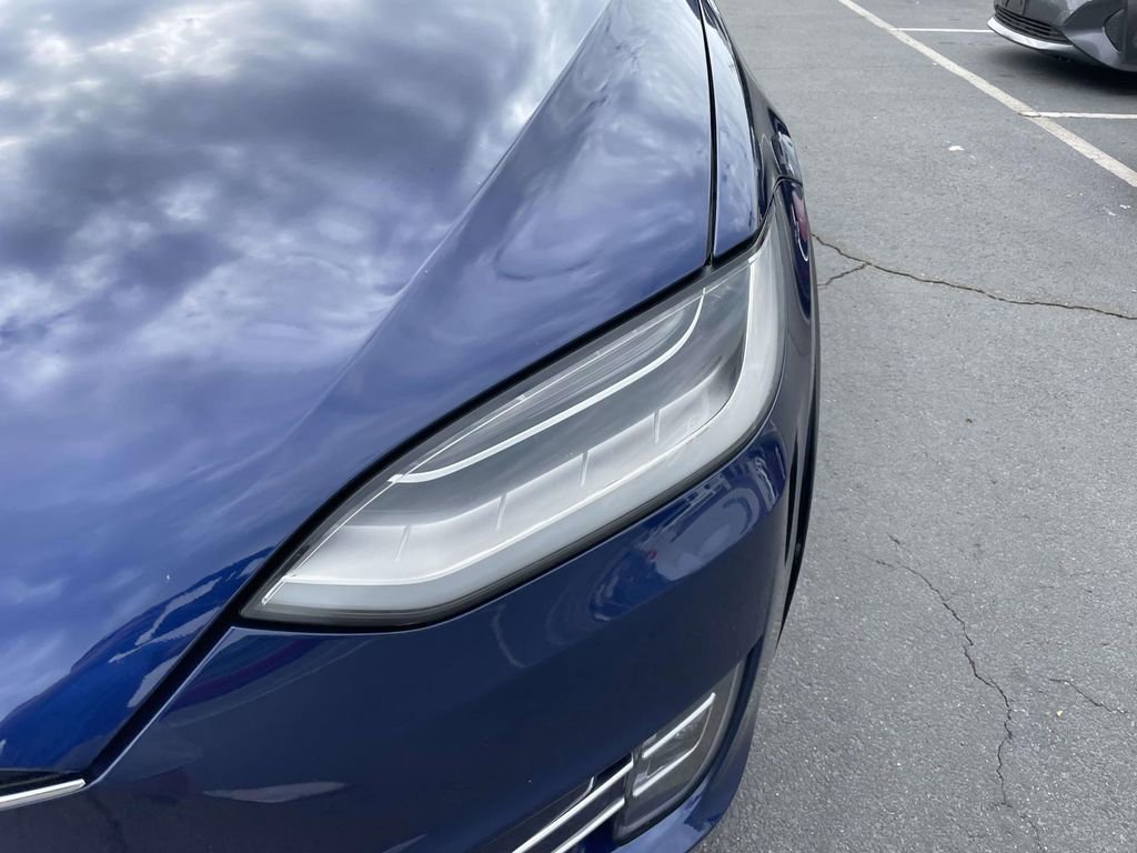 Used 2018 Tesla Model X 75D image 13