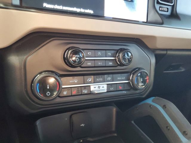 Used 2022 Ford Bronco Wildtrak image 28