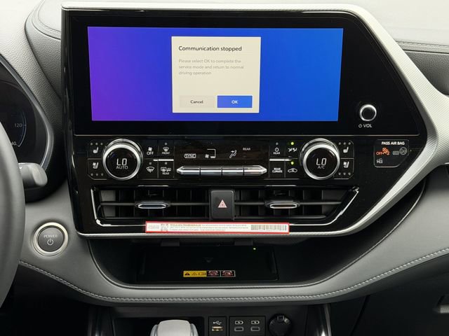 New 2026 Toyota Highlander Platinum image 16