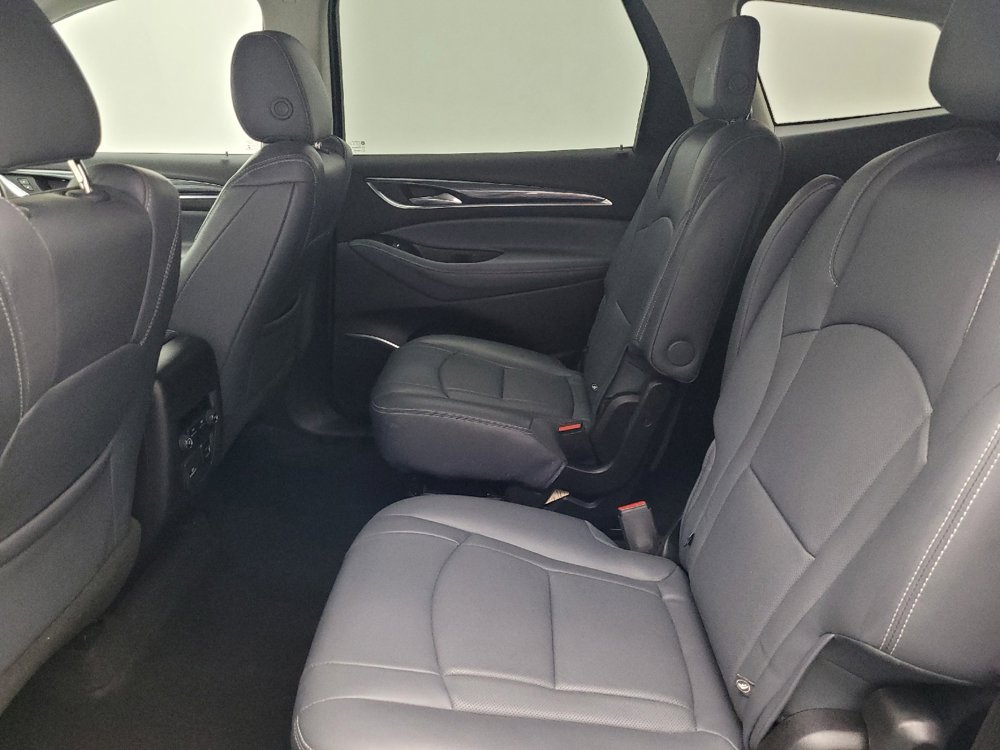 Used 2018 Buick Enclave Essence image 18