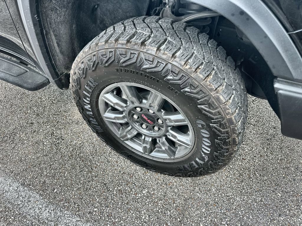 Used 2025 GMC Sierra 1500 AT4X image 3