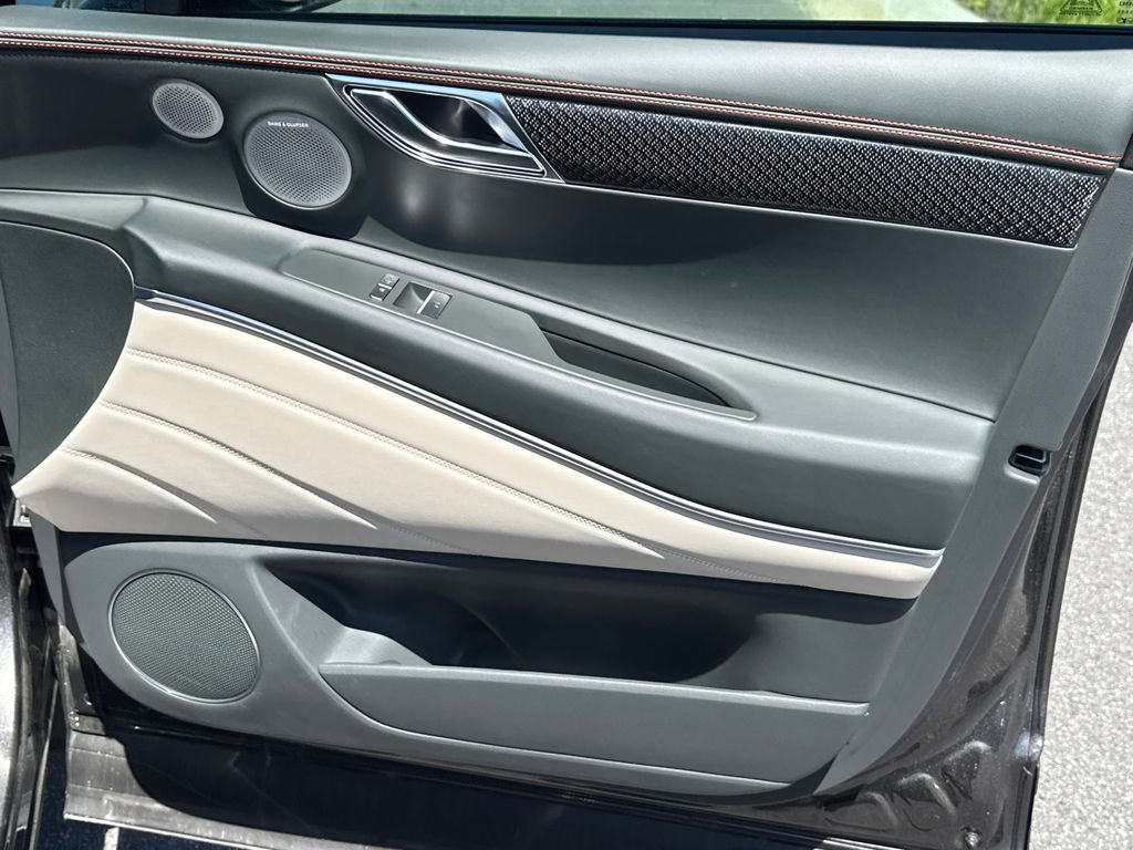 Used 2025 Genesis GV80 3.5T e-SC AWD/4WD image 14