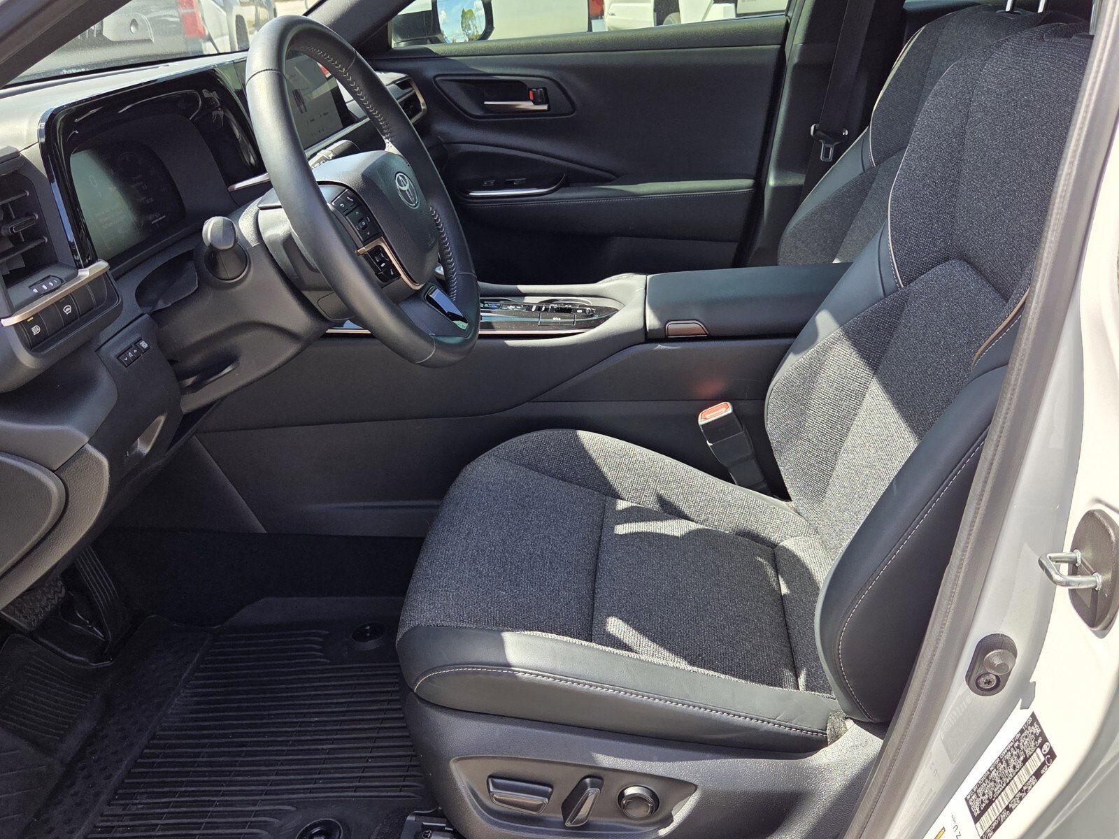 Used 2024 Toyota Crown XLE image 4