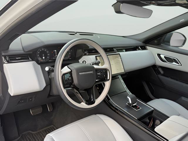 Certified 2026 Land Rover Range Rover Velar Dynamic SE image 17