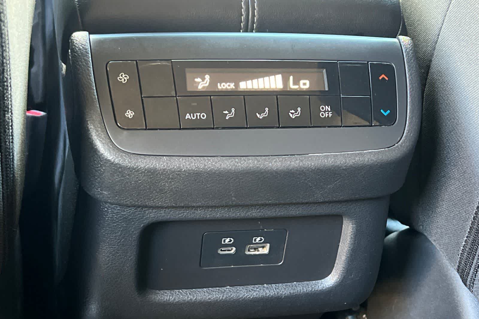 Certified 2024 Nissan Pathfinder SV FWD image 15