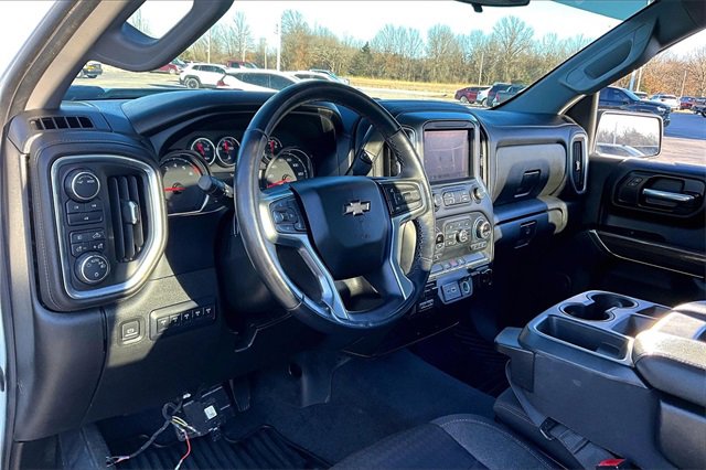 Used 2022 Chevrolet Silverado 2500 LT w/ Convenience Package image 17