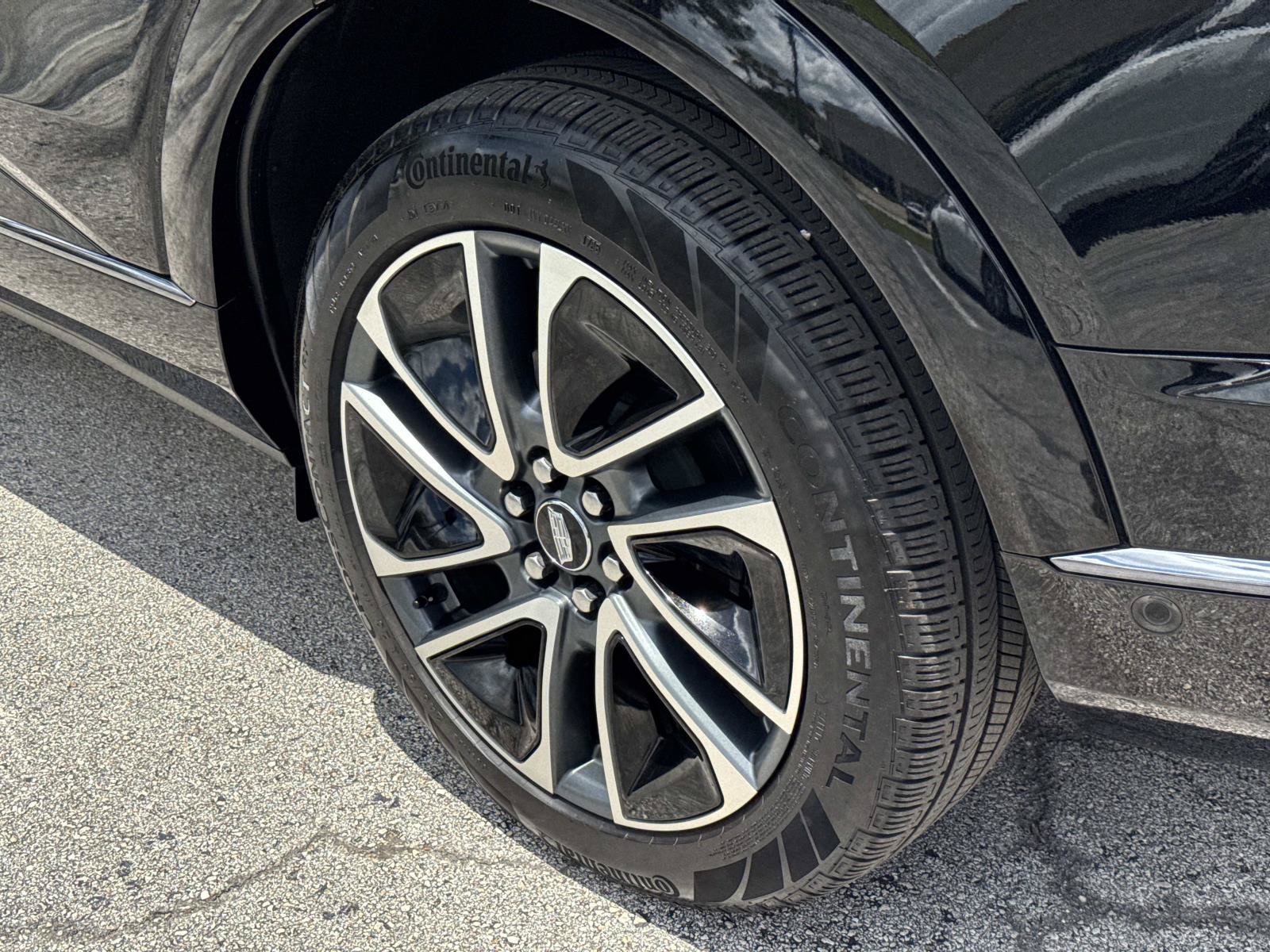 Certified 2025 Cadillac Optiq Sport 2 AWD/4WD image 12