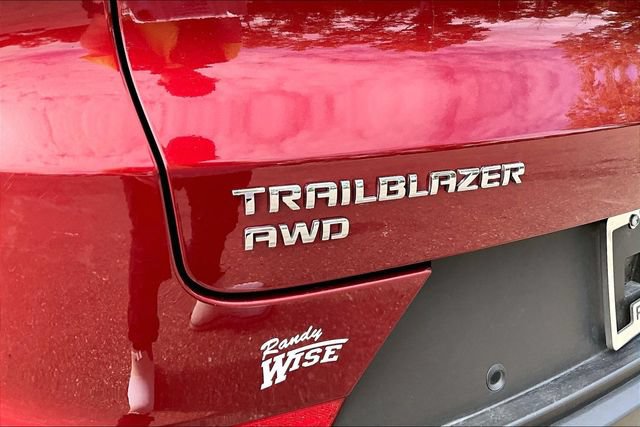 Used 2025 Chevrolet TrailBlazer LS w/ LS Convenience Package AWD/4WD image 8