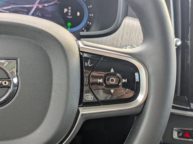 Used 2024 Volvo V90 B6 Cross Country Plus image 33