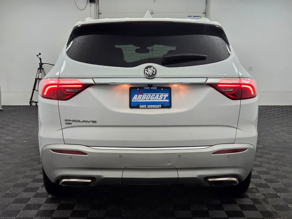 Used 2024 Buick Enclave Essence image 21