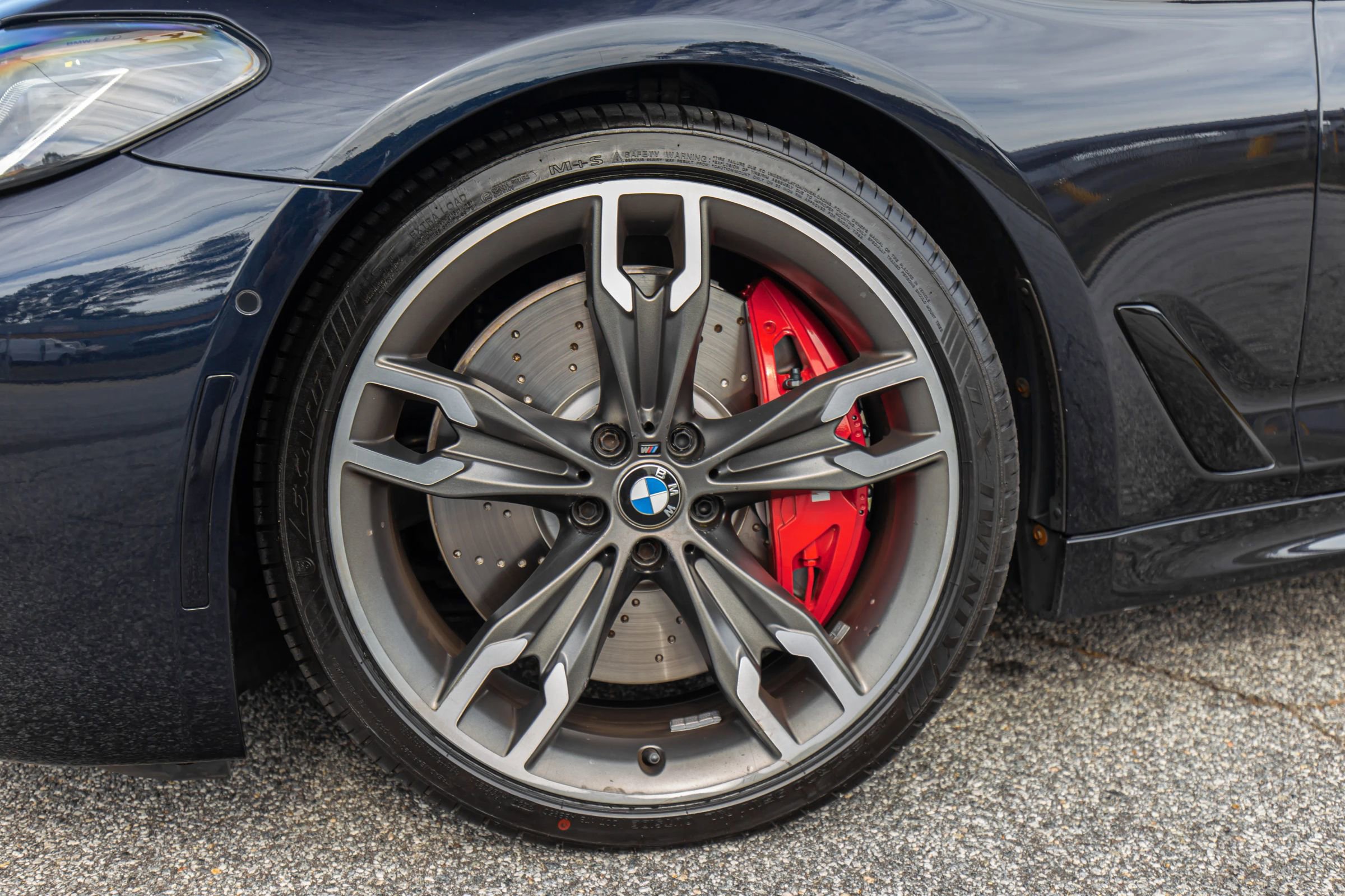 Used 2022 BMW M550i xDrive w/ Shadowloine Package image 5