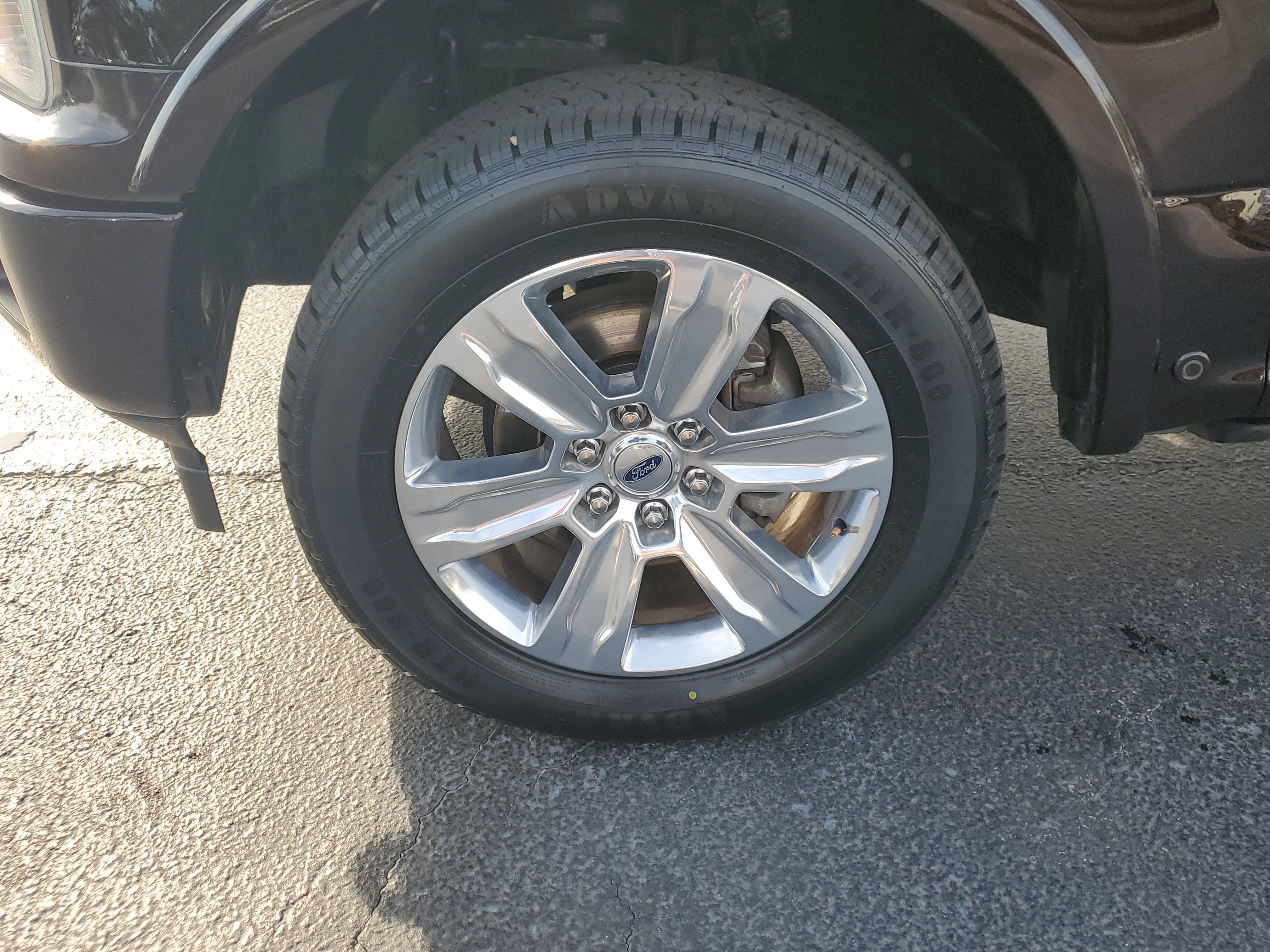 Used 2018 Ford F150 Platinum w/ Equipment Group 701A Luxury image 5